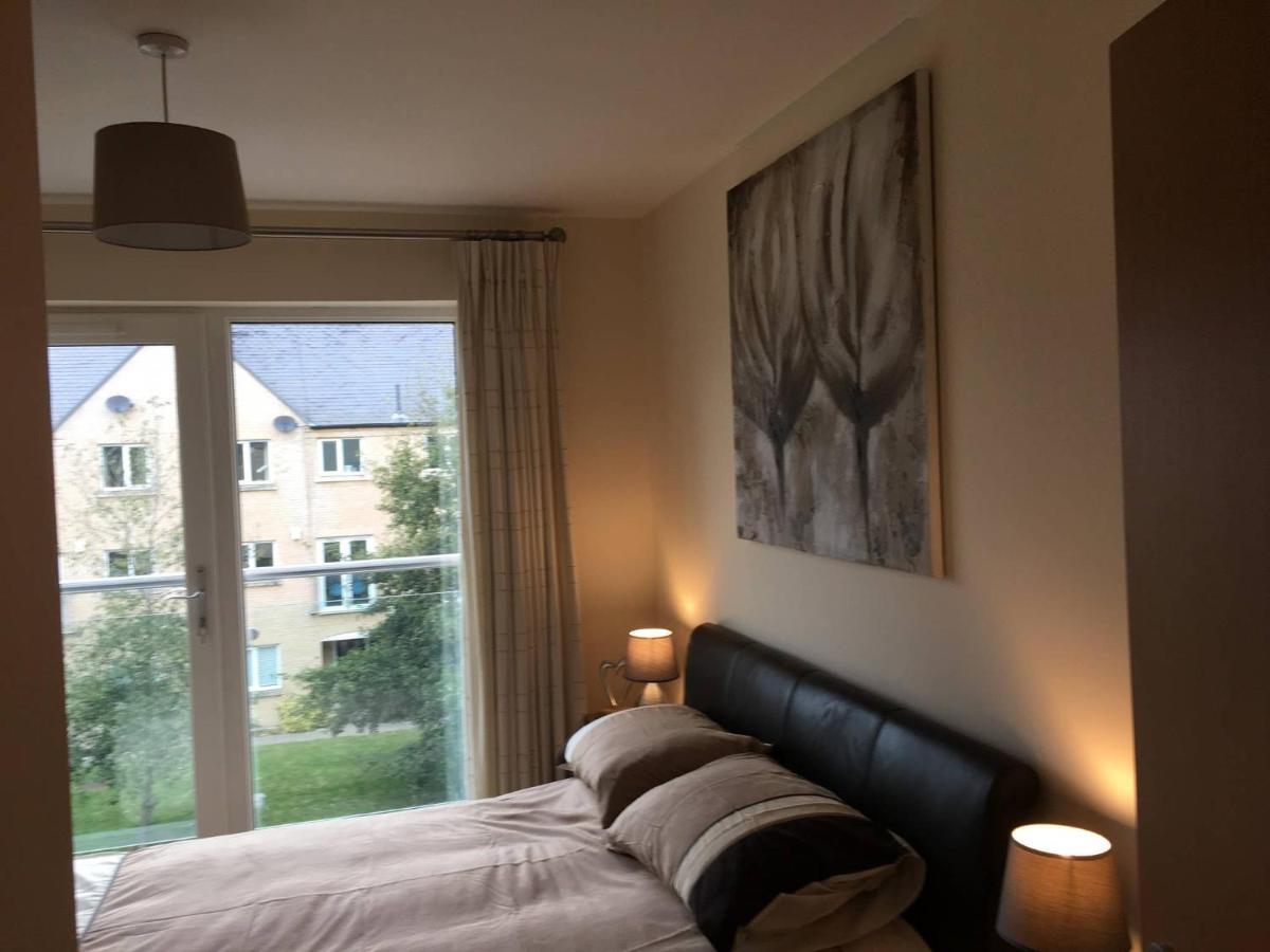 Penthouse Apartment On The River - 65 Skipper Way セント・ネオツ エクステリア 写真